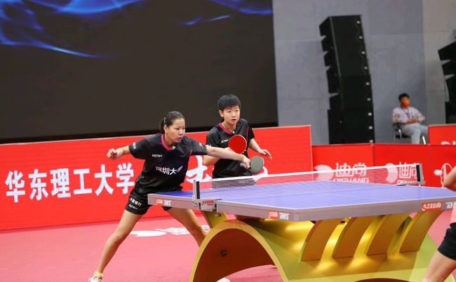 充满感情的 充满感情的