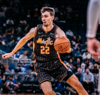 在他带领下 在他带领下