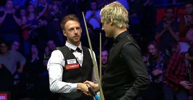 辅助在背面 辅助在背面